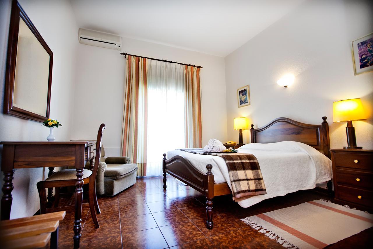 Residencial Planalto Hotel Миранда до Дуро Екстериор снимка